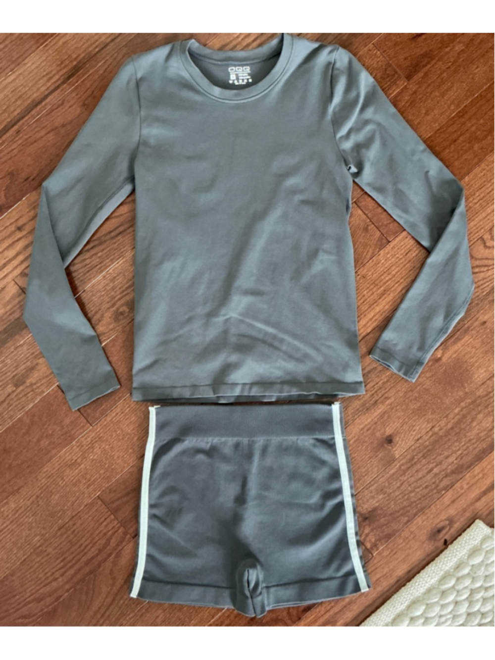 Women's OQQ Gray Long Sleeve Tee & Shorts Set S
